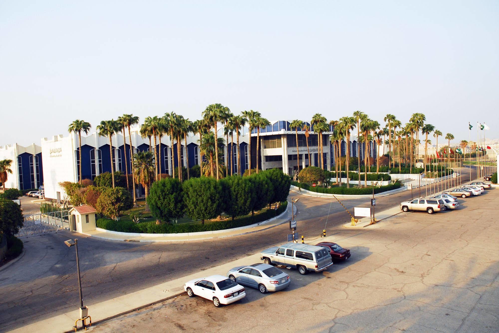 Dhahran International Hotel Buitenkant foto