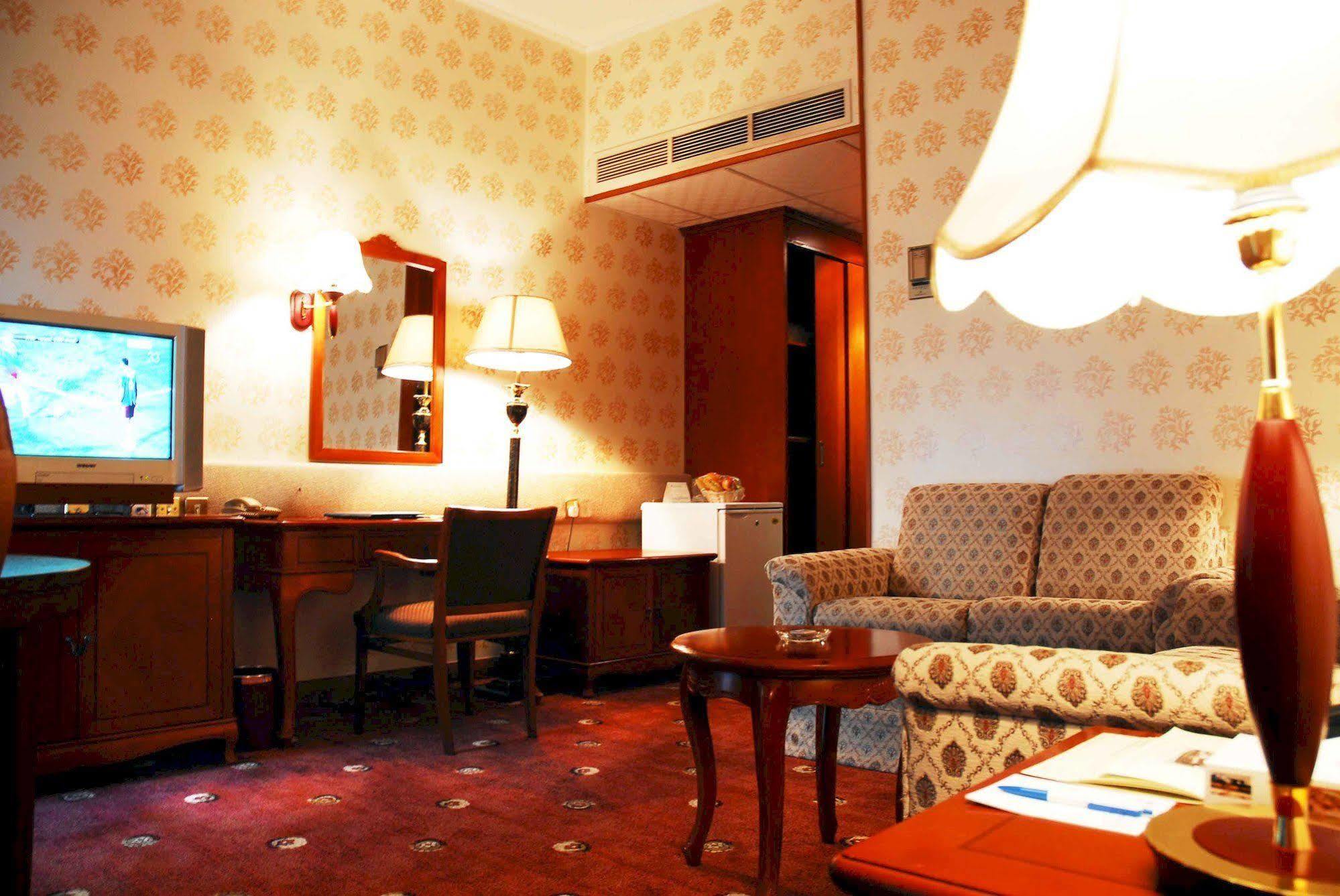 Dhahran International Hotel Buitenkant foto