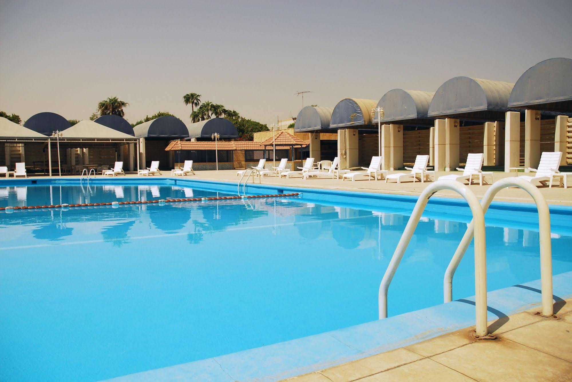 Dhahran International Hotel Buitenkant foto
